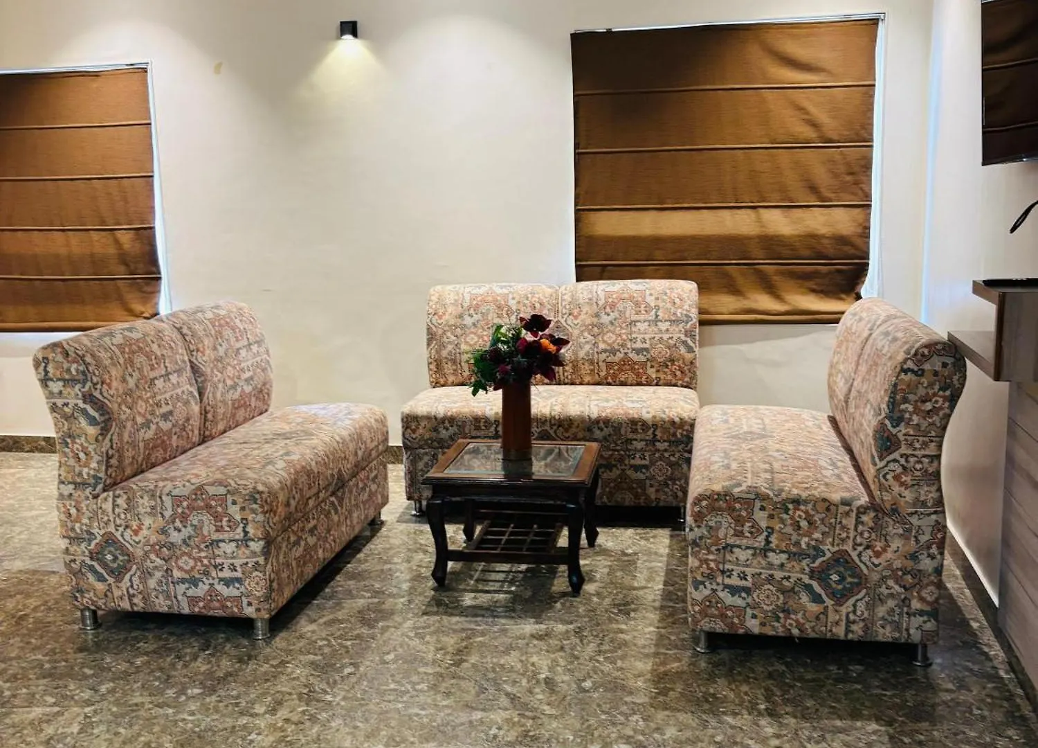 Hotel Hvh Kashi Vishwanath - 400M From Kashi Vishwanath Temple And Ganga Aarti Ghat Bénarès
