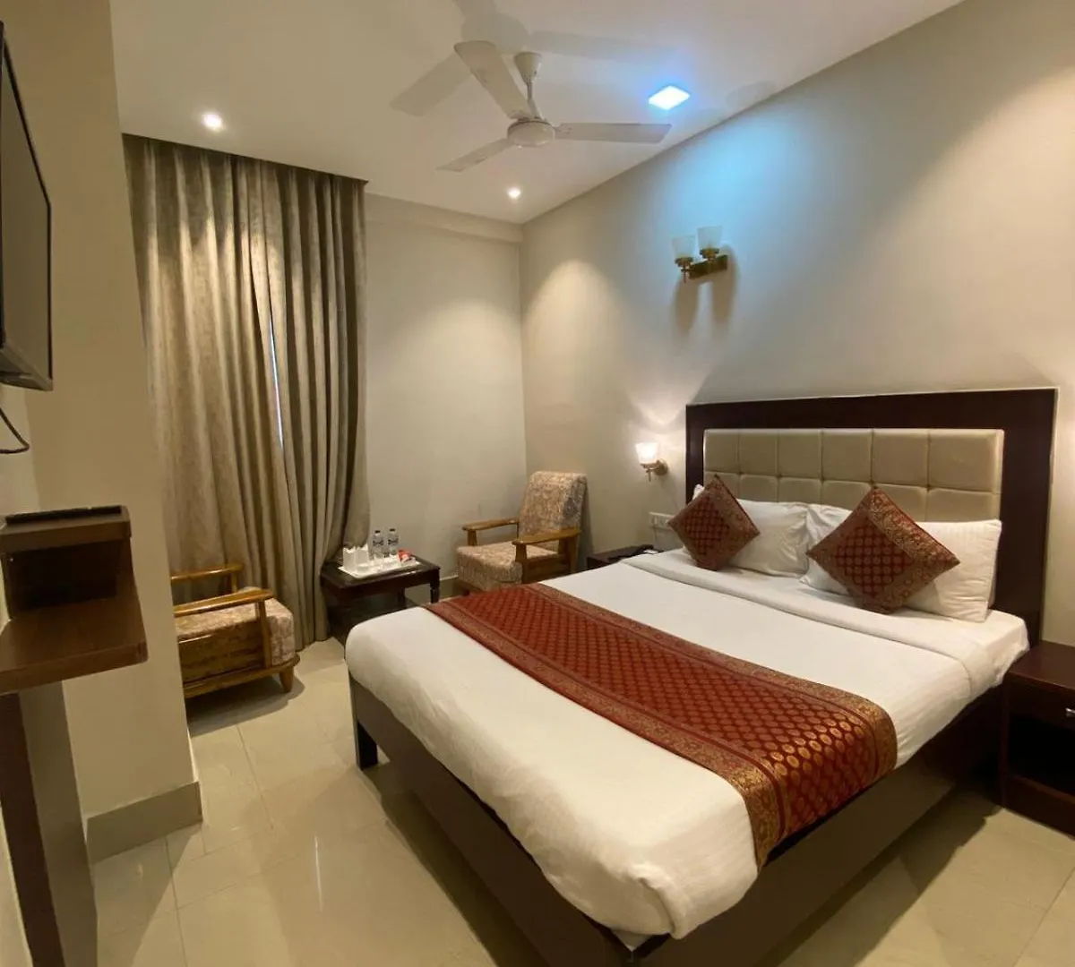 Hotel Hvh Kashi Vishwanath - 400M From Kashi Vishwanath Temple And Ganga Aarti Ghat Bénarès