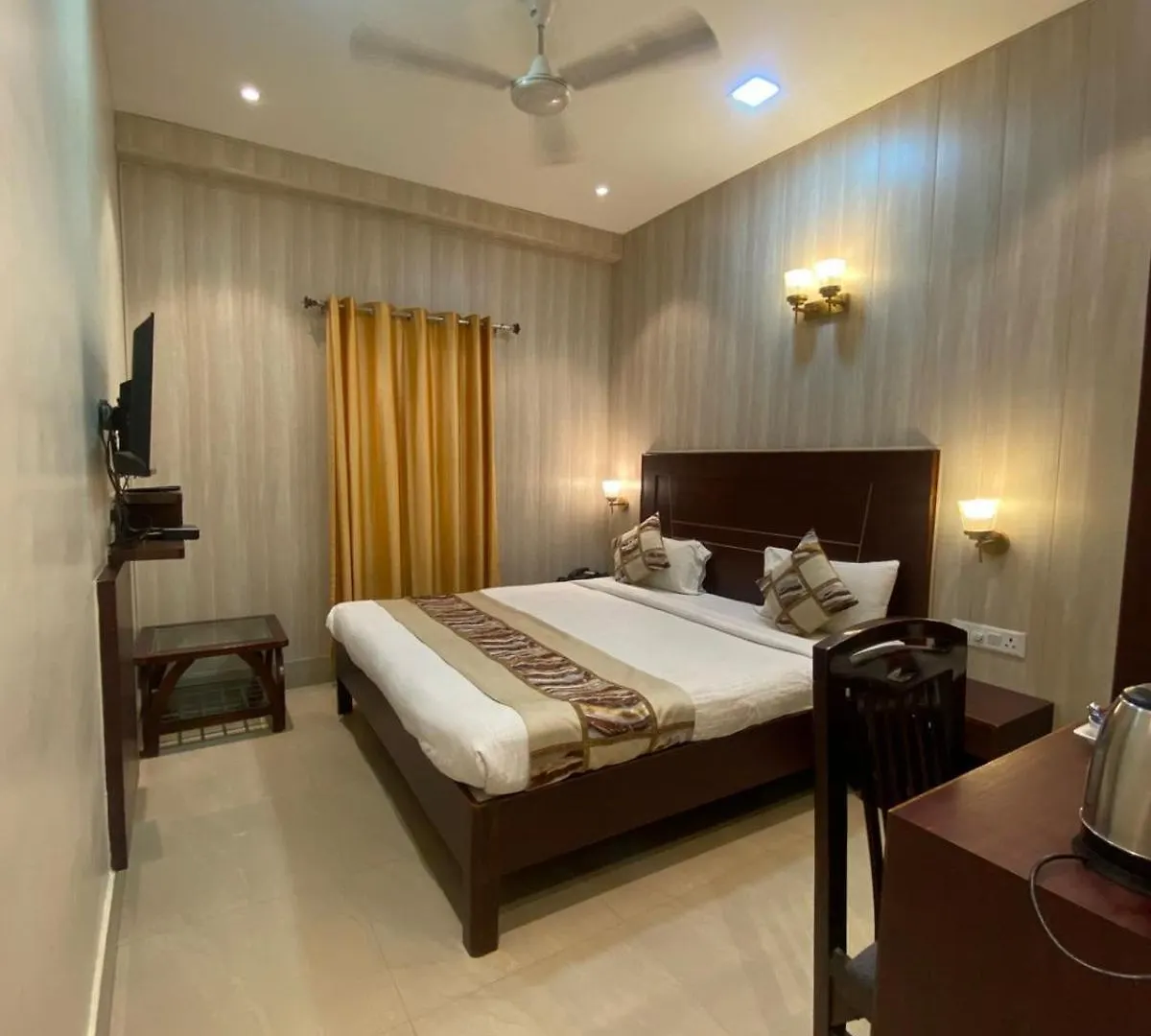 ***  Hotel Hvh Kashi Vishwanath - 400M From Kashi Vishwanath Temple And Ganga Aarti Ghat Bénarès Inde