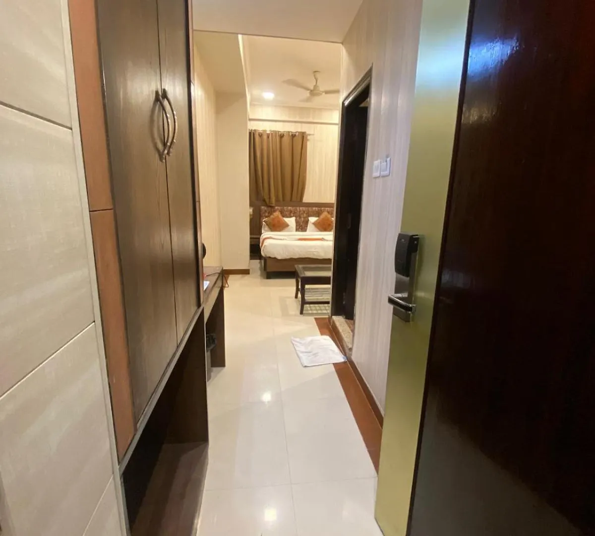 Hotel Hvh Kashi Vishwanath - 400M From Kashi Vishwanath Temple And Ganga Aarti Ghat Bénarès