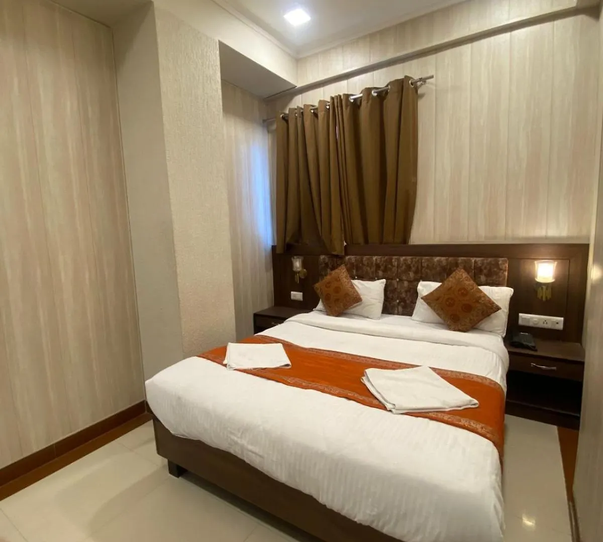 Hotel Hvh Kashi Vishwanath - 400M From Kashi Vishwanath Temple And Ganga Aarti Ghat Bénarès